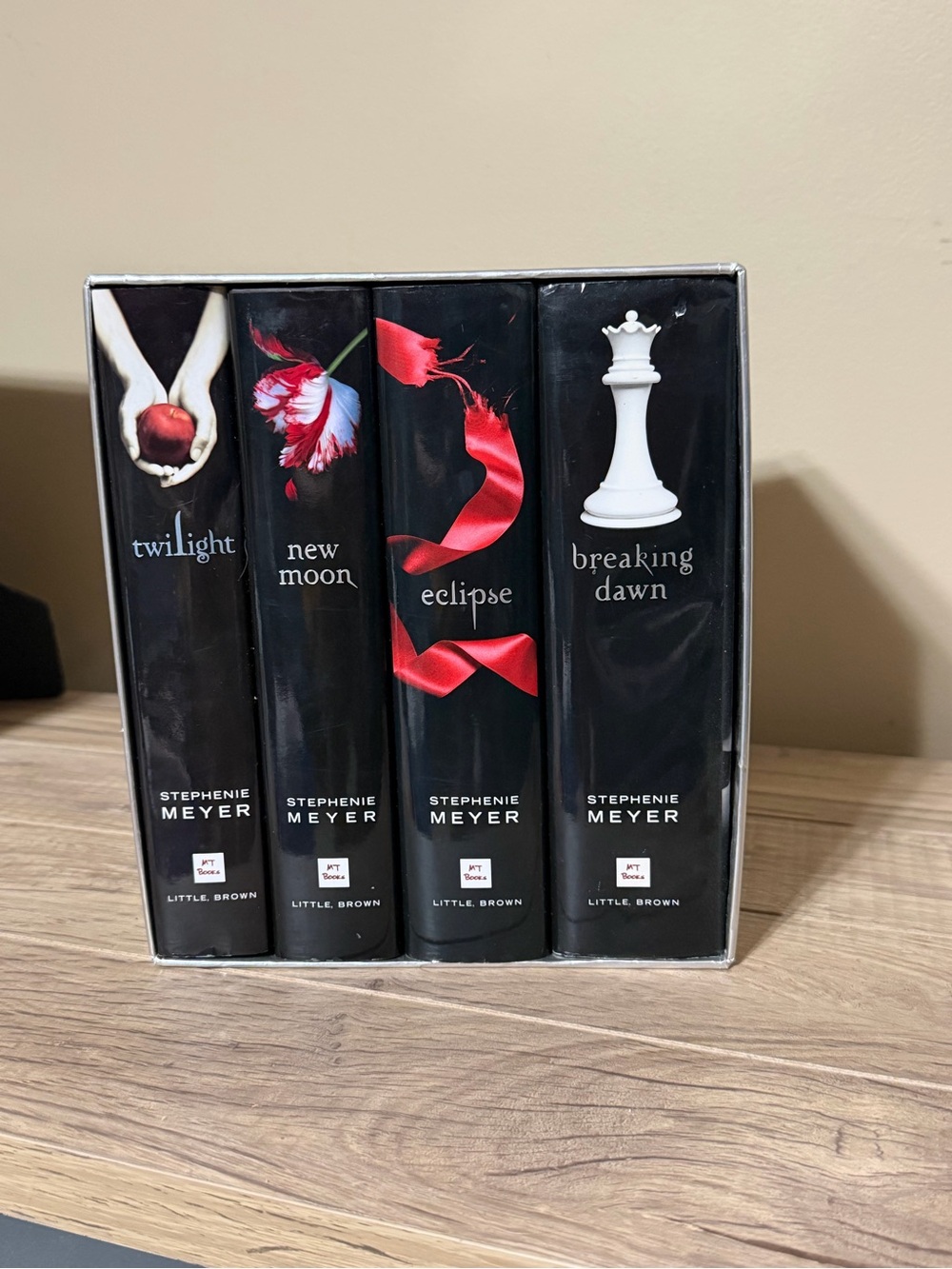 Stephenie Meyer Twilight Saga Hardcover Box Set - Black and Red